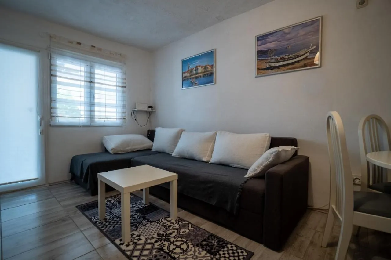 Apartman Mira II