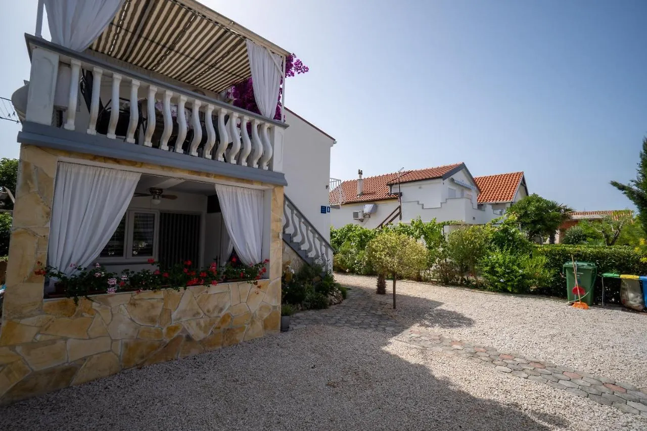 Apartman Mira II Vir